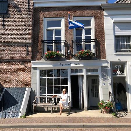 Отель Huys Aan De Haven Зирикзе Экстерьер фото