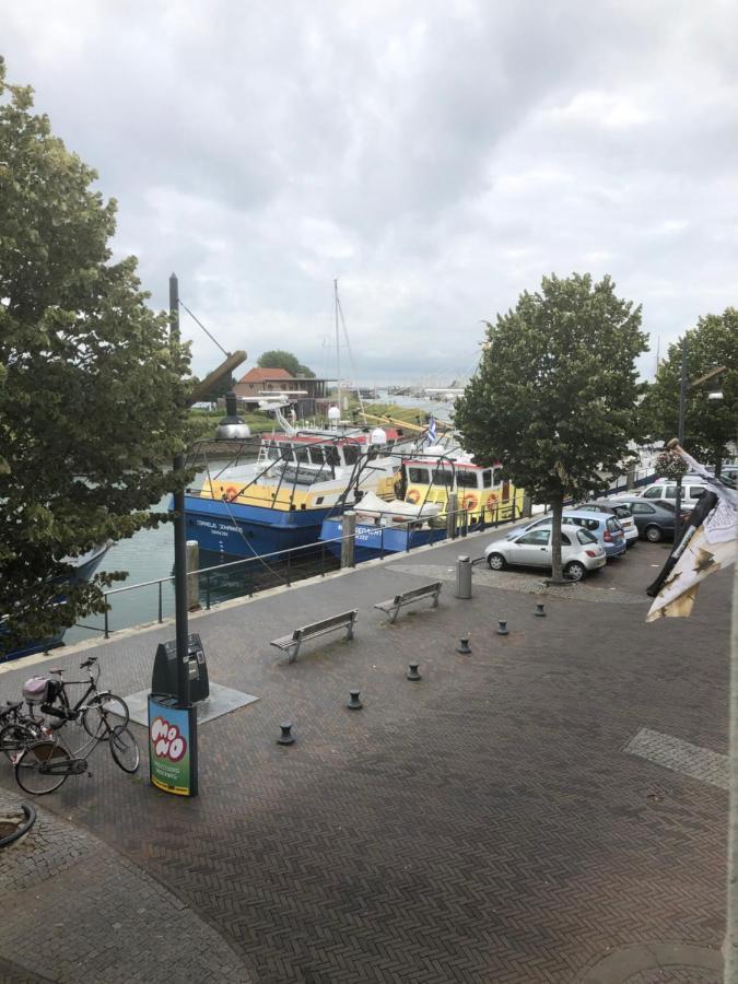 Отель Huys Aan De Haven Зирикзе Экстерьер фото