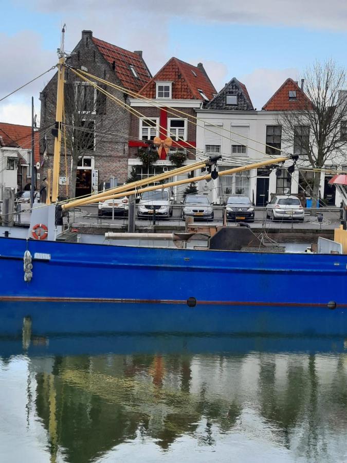 Отель Huys Aan De Haven Зирикзе Экстерьер фото